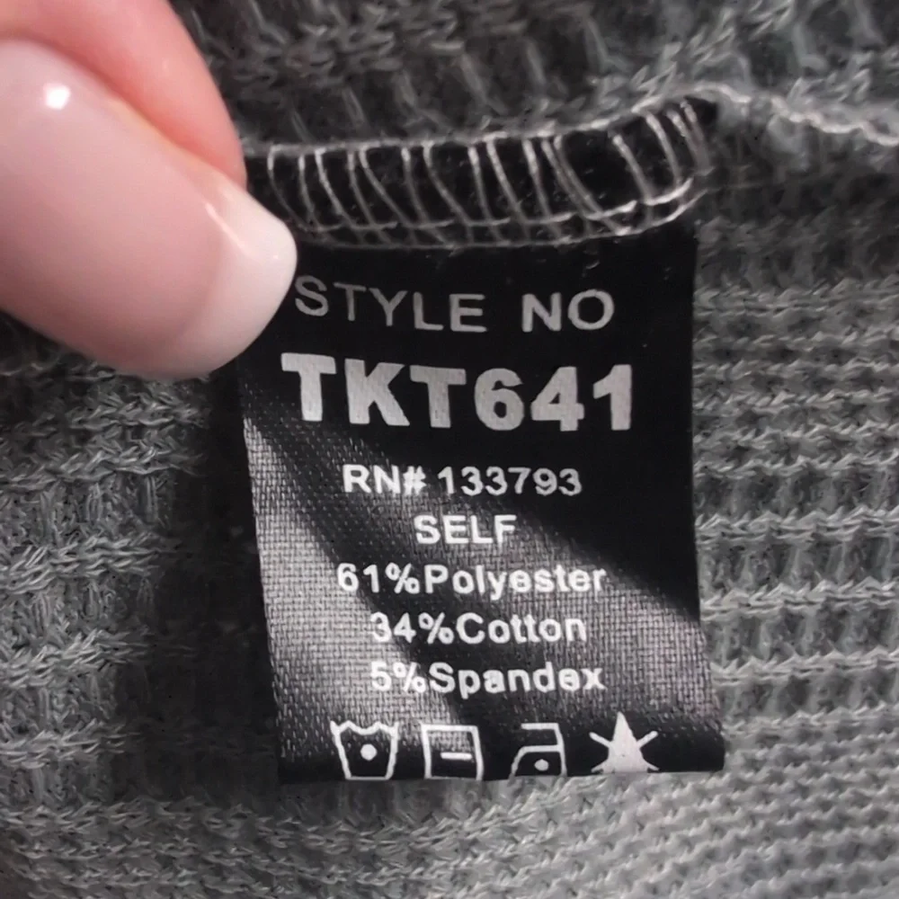 POL Size Small V Neck Waffle Top. NWOT - Picture 6 of 6